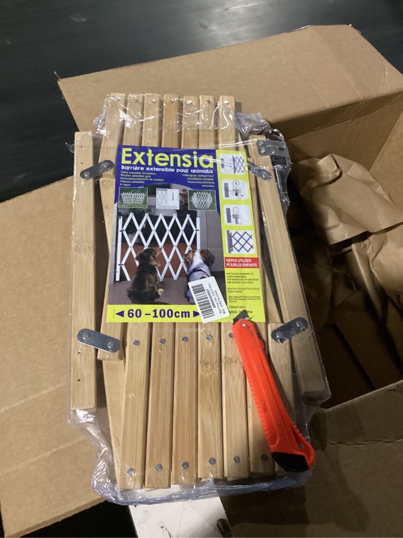 Condition photo showing New/Like New for extensia dog gate short