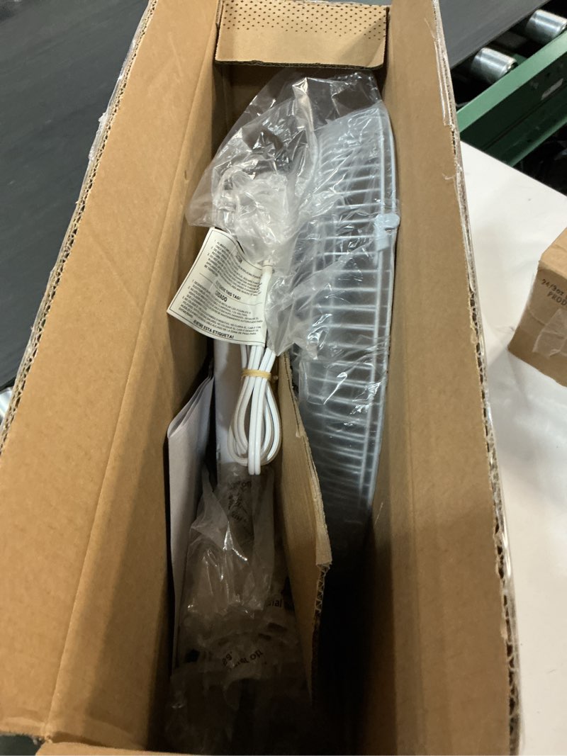 Condition photo showing Good Condition for HOLMES 12" Table Fan, 75° Oscillation, 3 Speeds, 15° Adjustable Head Tilt, Ideal for Home, Bedroom or Office, White White 12 Inch