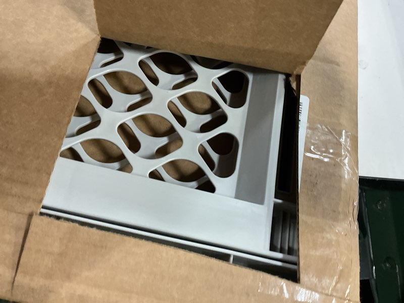 Condition photo showing Good Condition for north states 5-way pet gate, model# 8619