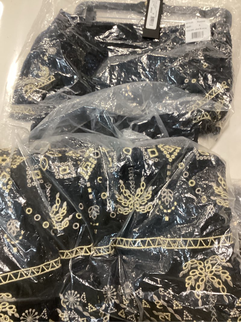 https://lotting-media.assets.bidfta.com/lotting_01725f6e-4cd6-4cee-a4ba-8508789e7e7b