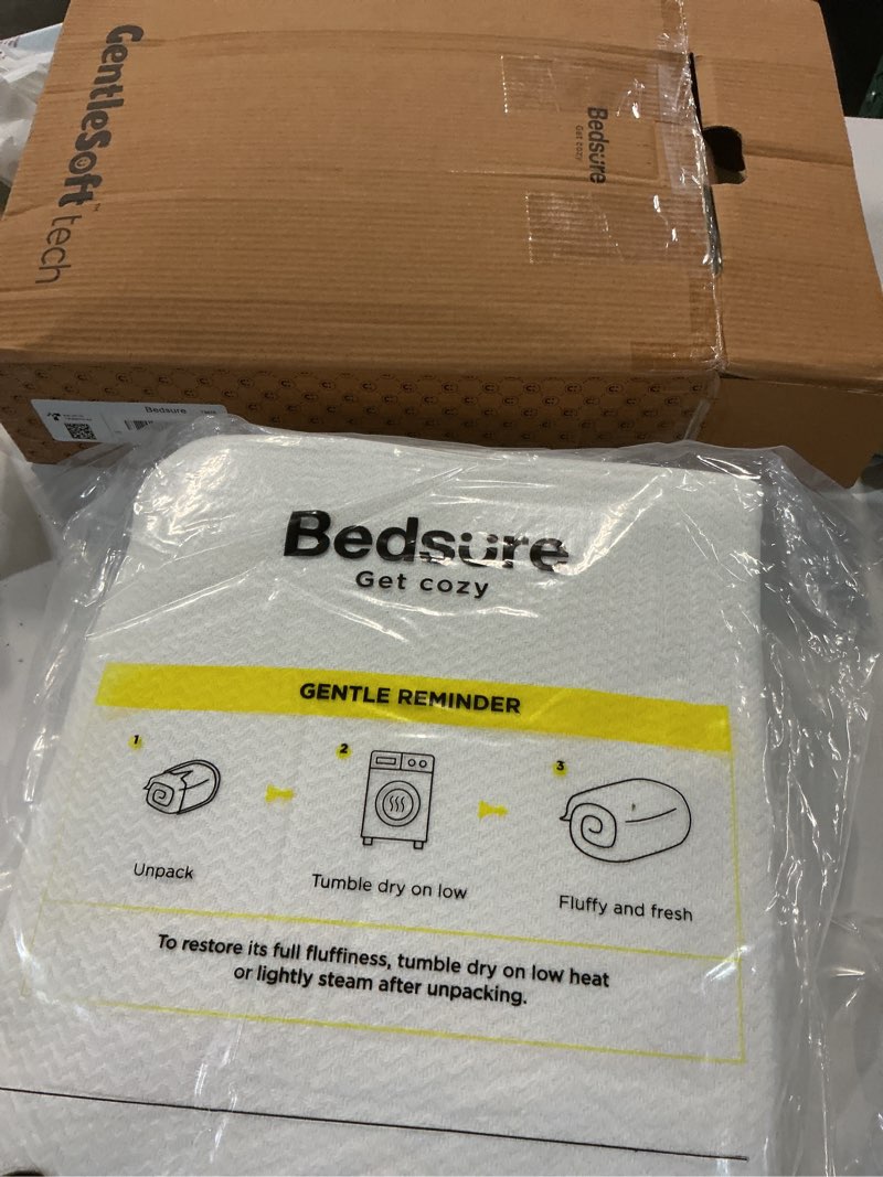Condition photo showing New/Like New for bedsure gentlesoft 100% cotton large blanket oversized king for bed 120x94 inches - breathable soft cozy herringbone woven blanket for summer, couch cover, cream 02 - cream oversized king