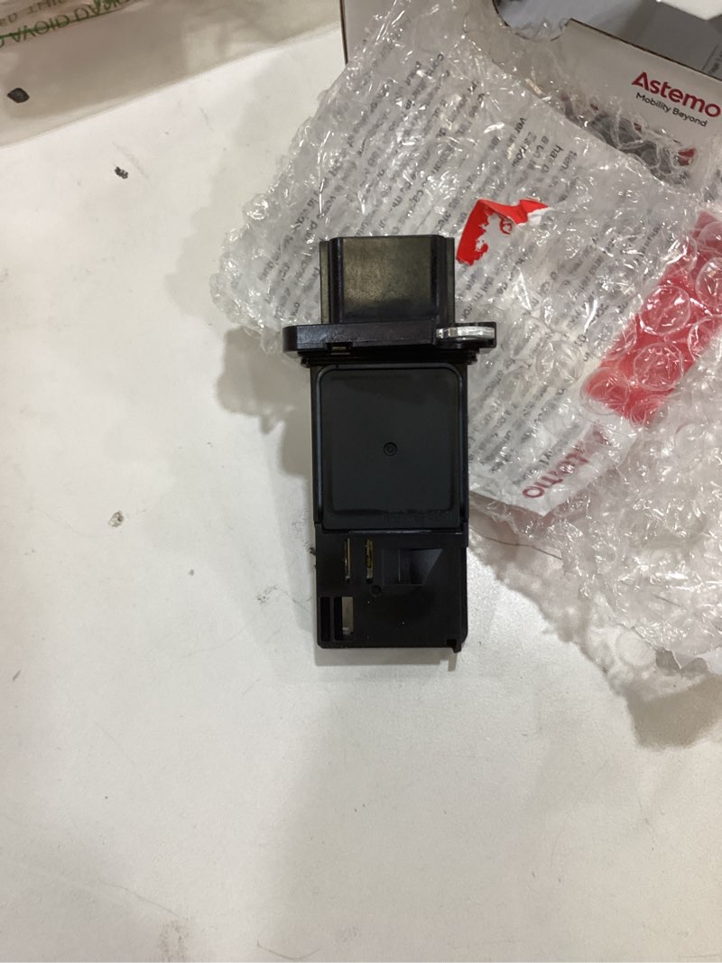 Condition photo showing Good Condition for Hitachi MAF0031 Mass Air Flow Sensor , Black, 1.46 x 1.82 x 3.57 inches