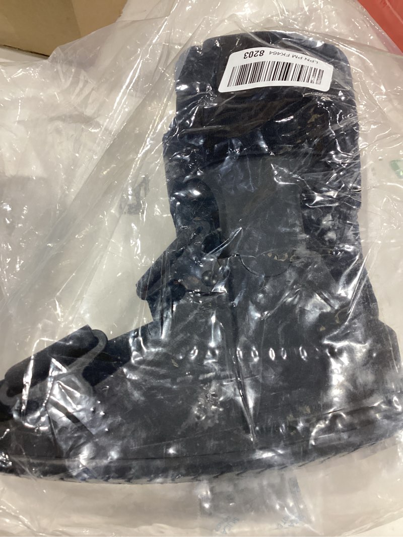 Condition photo showing Good Condition for United Ortho USA14115 Short Air Cam Walker Fracture Boot, Medium, Black Black Medium Boot