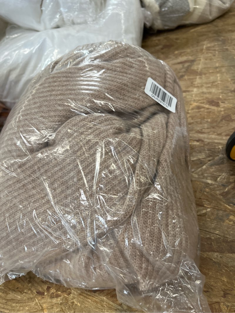 Condition photo showing Good Condition for ribbed knit cashmere throw, 50x70, oatmeal