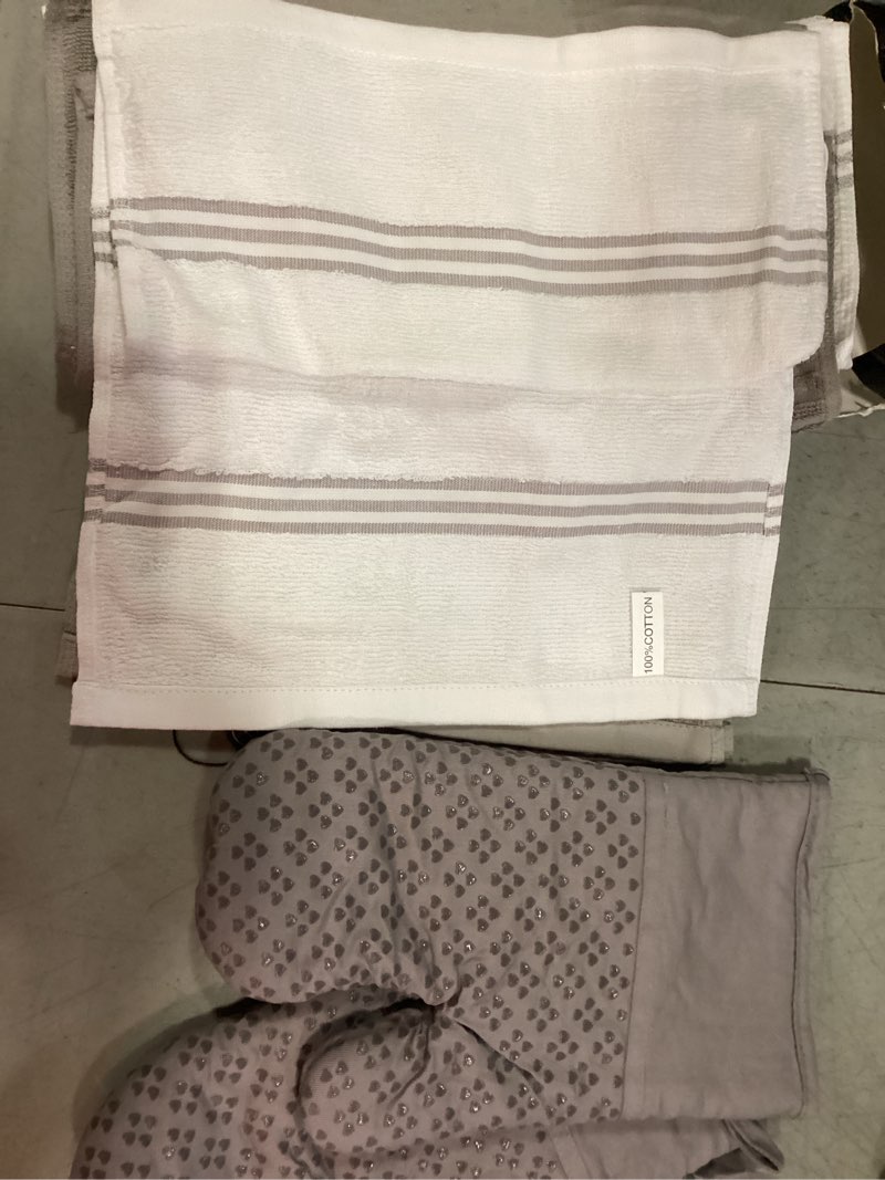 Condition photo showing New/Like New for dish towels and dishcloths with oven mitts sets- 100% cotton tea towels for kitchen- 500 f heat resistant oven mittens 7.5"x12", durable dish cloths 11.8"x11.8", absorbent dish towels 13.5"x24" gray