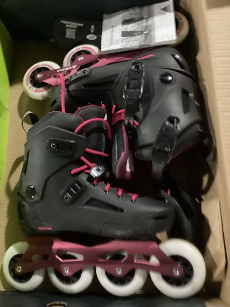 Condition photo showing New/Like New for rollerblade women's lightning 90 w inline skates eu: 39/40 (uk: 6/6.5 / us: 8/8.5) black/sangria