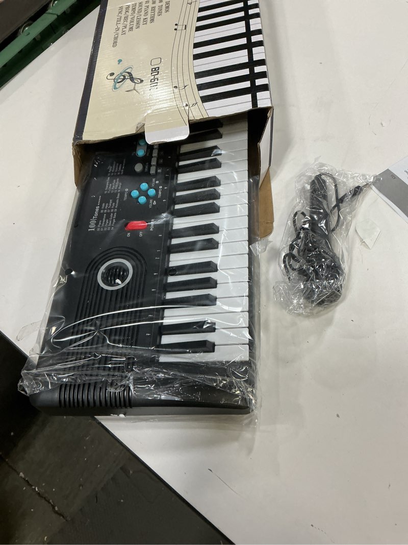 Condition photo showing Good Condition for 61 keys keyboard piano, Electronic Digital Piano with Built-In Speaker Microphone, Portable Keyboard Gift Teaching for Beginners, electric piano for kids Black