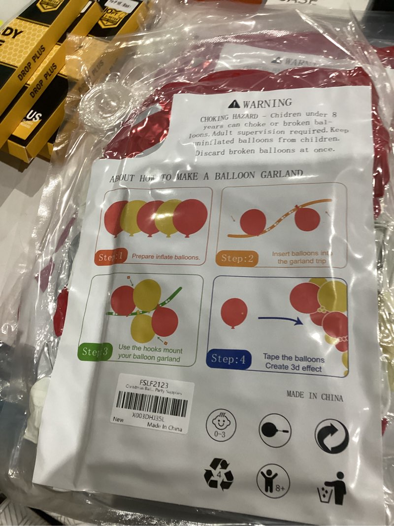 Condition photo showing Good Condition for Christmas Balloon Arch Kit Christma Red And White Balloon Garland Kit With Gift Box Balloons Merry christmas Foil Balloons For Christmas Party Decorations Xmas Holiday New Year Party Supplies Xmas01