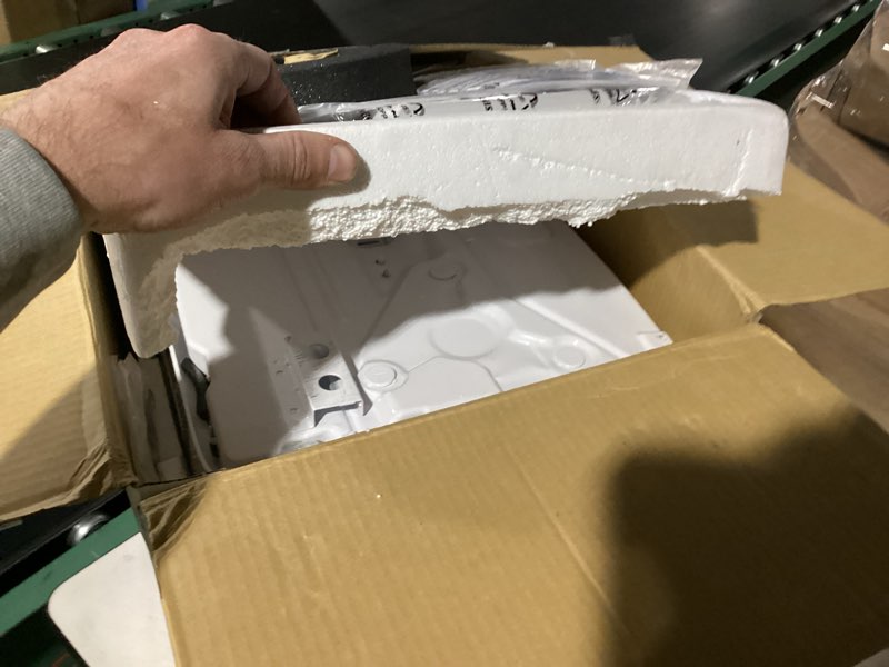 Condition photo showing Good Condition for midea 5,000 btu easycool window air conditioner - cool up to 150 sq. ft. with easy-to-use mechanical controls and reusable filter, perfect for small bedroom, living room, home office 5,000 btu, electronic control (new)