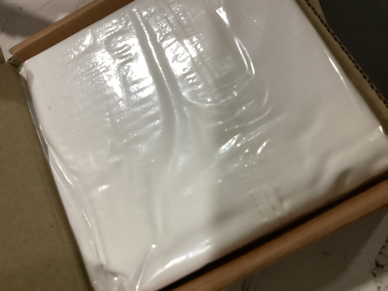 Condition photo showing Good Condition for amazon basics 400 thread count cotton pillowcases, standard, 30" l x 20" w, white - set of 2, pillows not included white standard