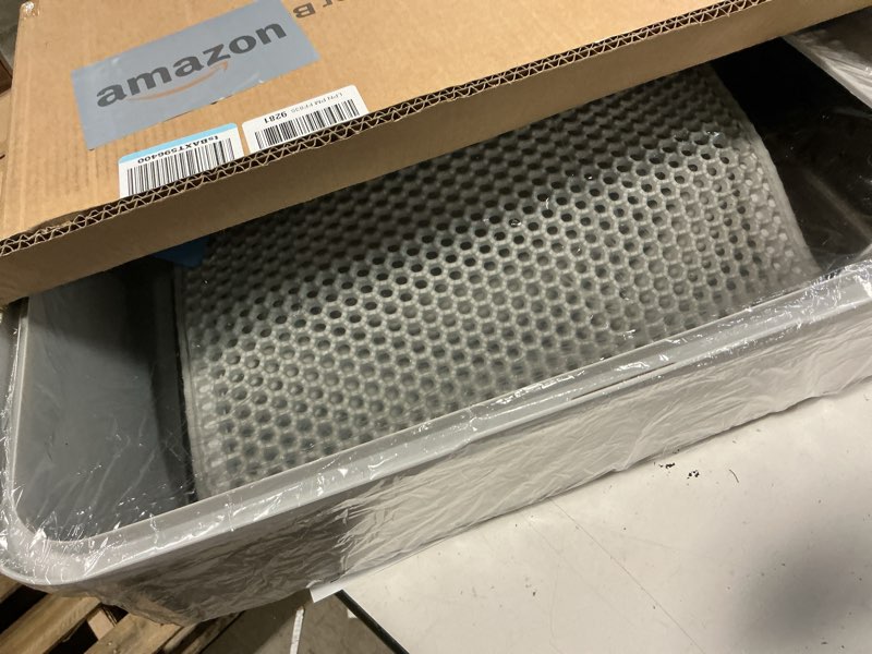 Condition photo showing New/Like New for Stainless Steel Litter Box | XL Enclosed Cat Litter Boxes with Lid for Big Cats | High Sided, Anti-Urine Leakage | Non-Stick Bottom & Includes Litter Mat & Metal Scoop