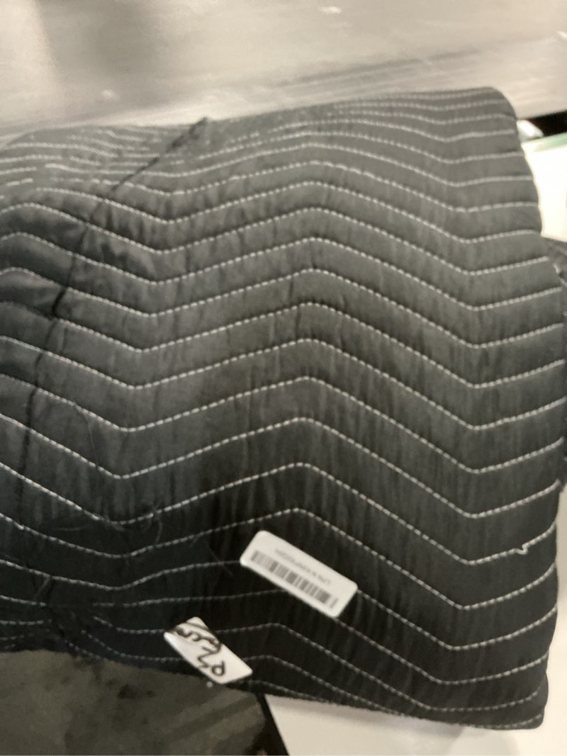 Condition photo showing Good Condition for VEVOR Sound Dampening Blanket, 96" x 80", Extra Large Studio Grommeted Blanket with Grommets, Light Blocker for Door Acoustic Noise Blocking Blanket Studio Sound Absorption Sheet, Black