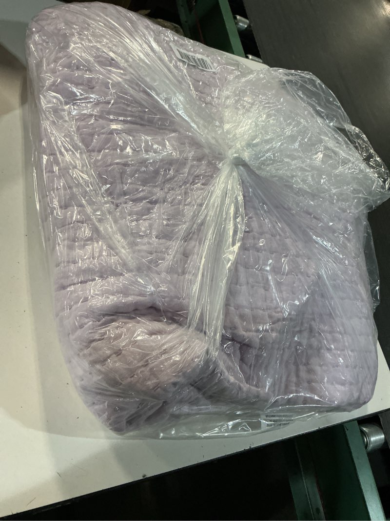 Condition photo showing Good Condition for european linen cotton stitch quilt color: orchid size: king/cal king
