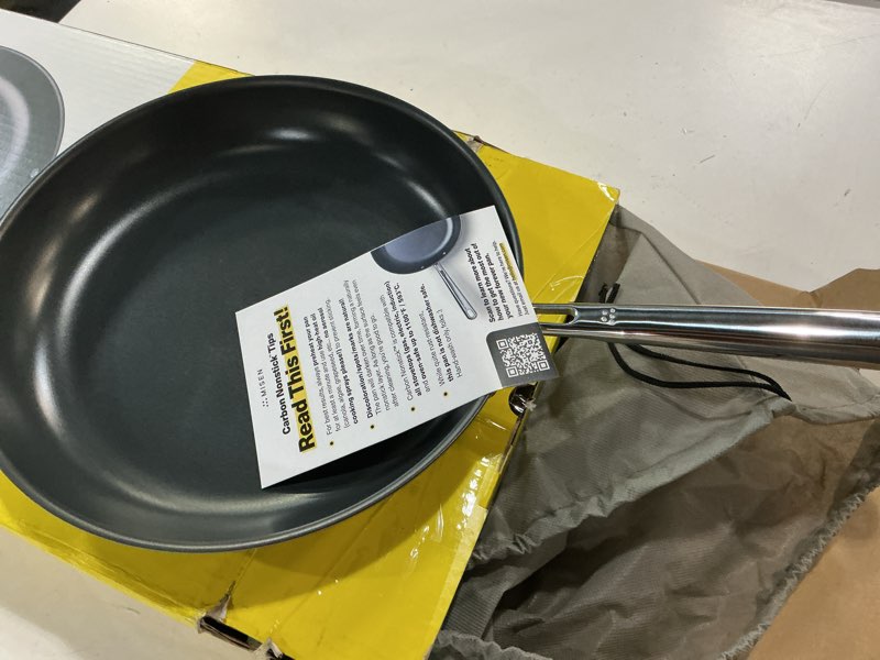 Condition photo showing Good Condition for misen carbon nonstick™ frying pan – carbon steel pan, naturally nonstick no-coating surface, ultra-durable & oven-safe, induction & gas compatible - 10 inch