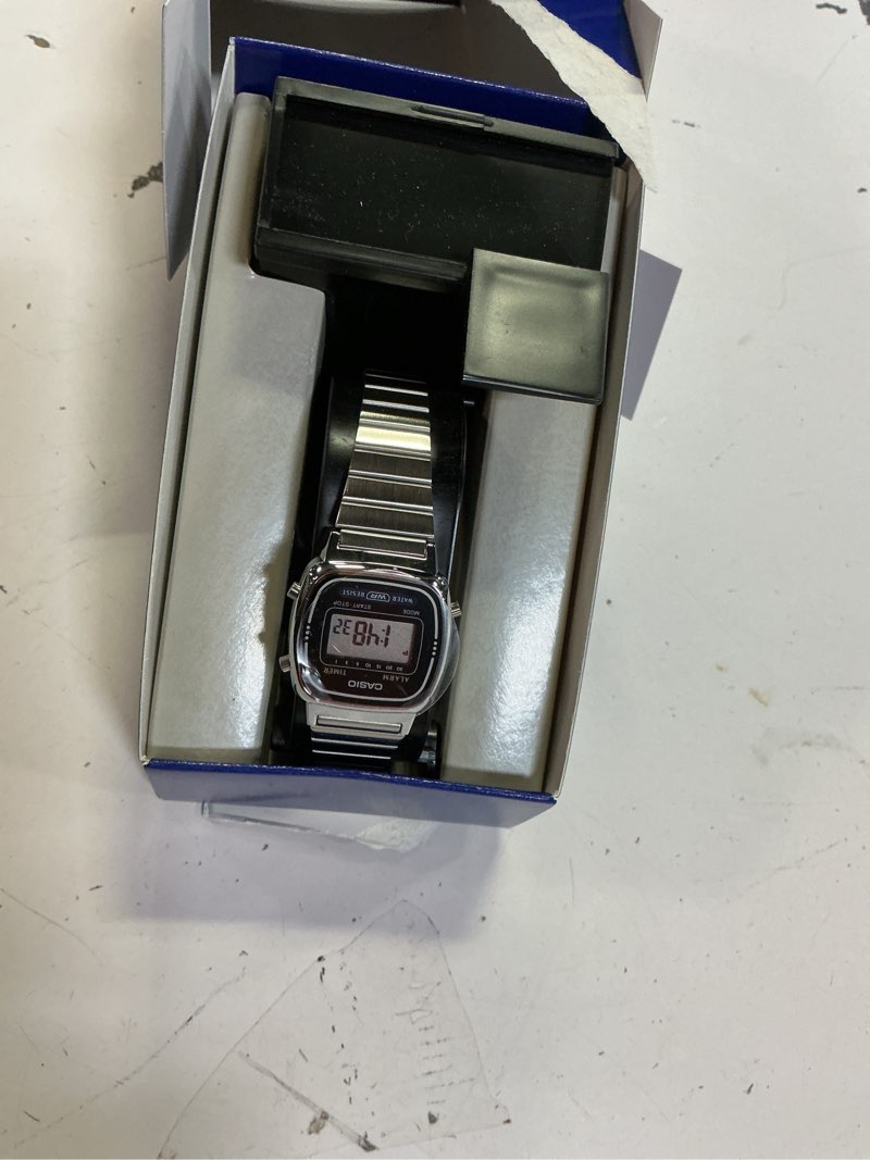 Condition photo showing Good Condition for casio women's la670wa-1 daily alarm digital watch