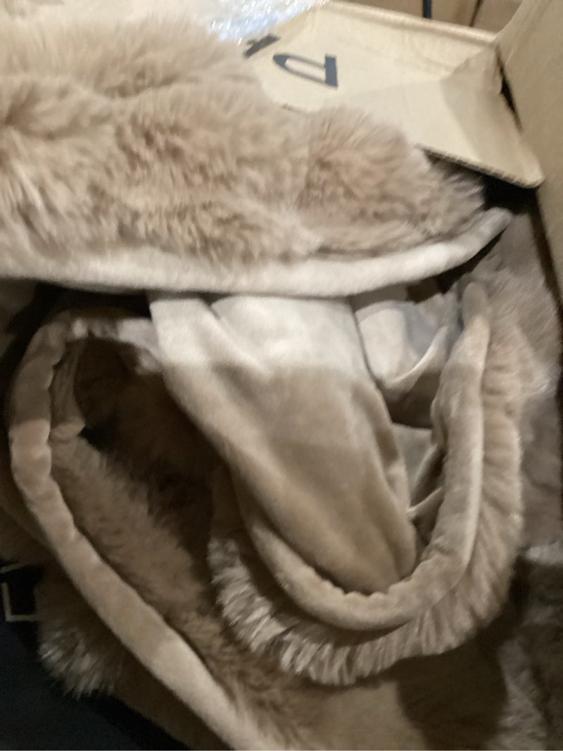 Condition photo showing As Is for EVERGRACEHOME Luxury Soft Faux Chinchilla Fur Throw Blanket for Couch, Warm Thick Heavy Winter Throw Blanket 1220GSM for Bed, Fluffy Cozy Mink Blanket with Reversible Velvet, Tawny Mink, 60"x80" Tawny Mink 60"x80"