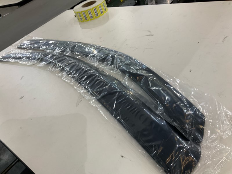 Car window deflectors