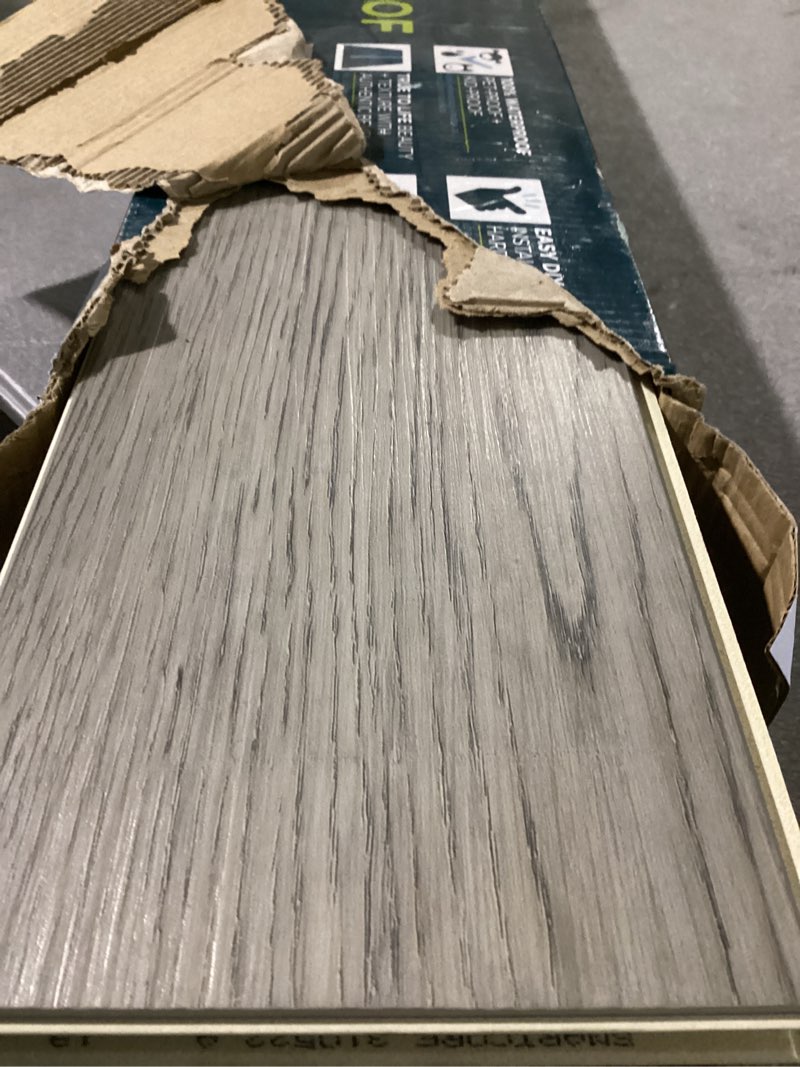 Condition photo showing Good Condition for smartcore 11-piece 5-in x 48.03-in talbot oak luxury vinyl plank flooring