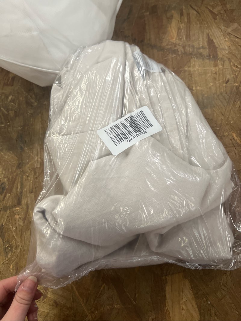 Condition photo showing Good Condition for european linen sheet set, twin xl, sand