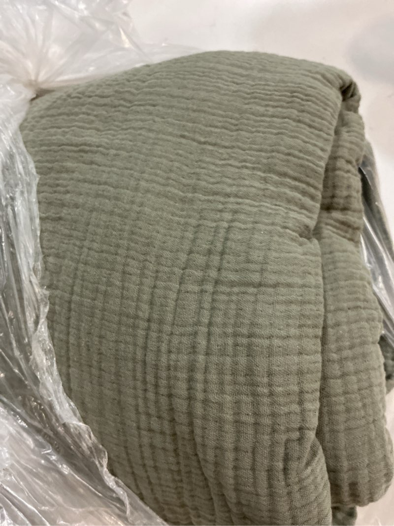 Condition photo showing Good Condition for organic cotton gauze blanket, king/cal king, dried sage