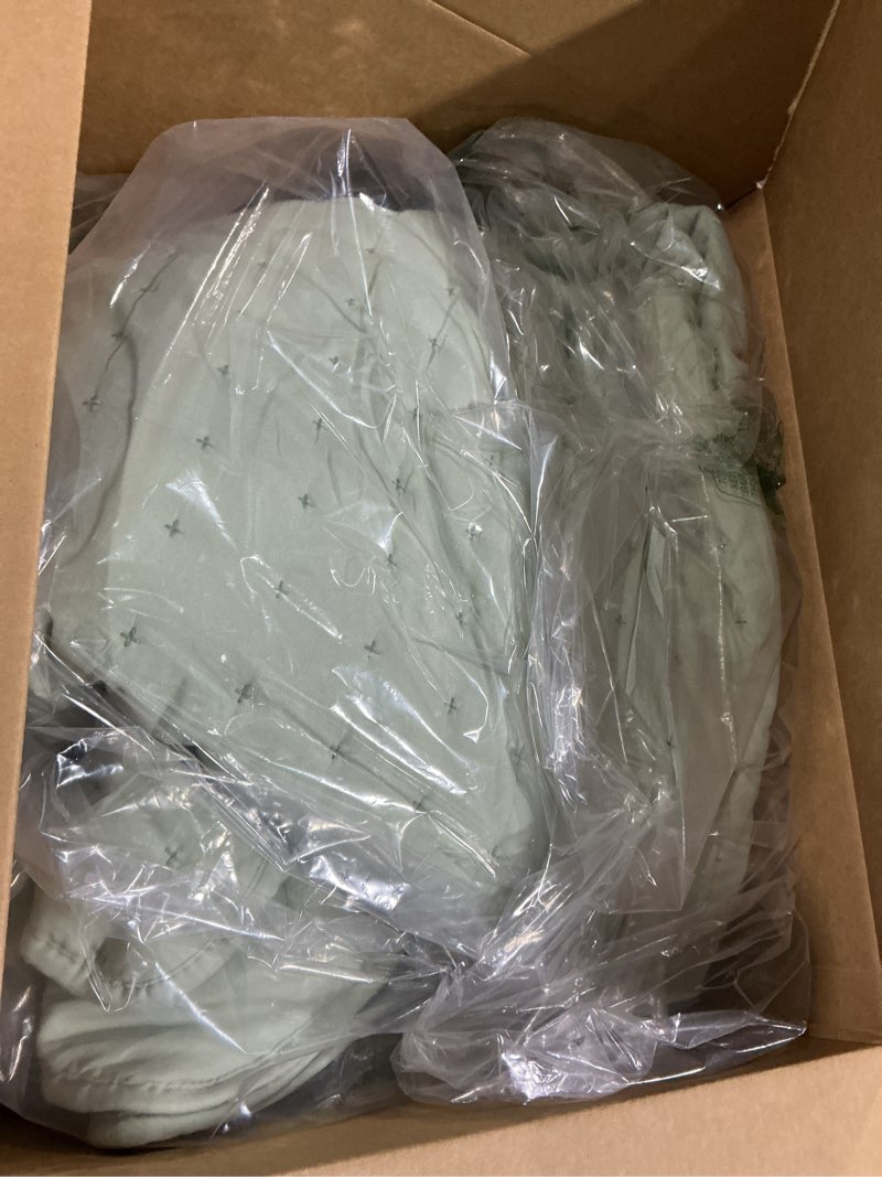 Condition photo showing Good Condition for WDCOZY Sage Green King Size Quilt Bedding Sets with 2 Pillow Shams, Lightweight Soft Bedspread Coverlet, Quilted Blanket Thin Comforter Bed Cover for All Season, 3 Pieces, 104x90 inches Mist Sage King