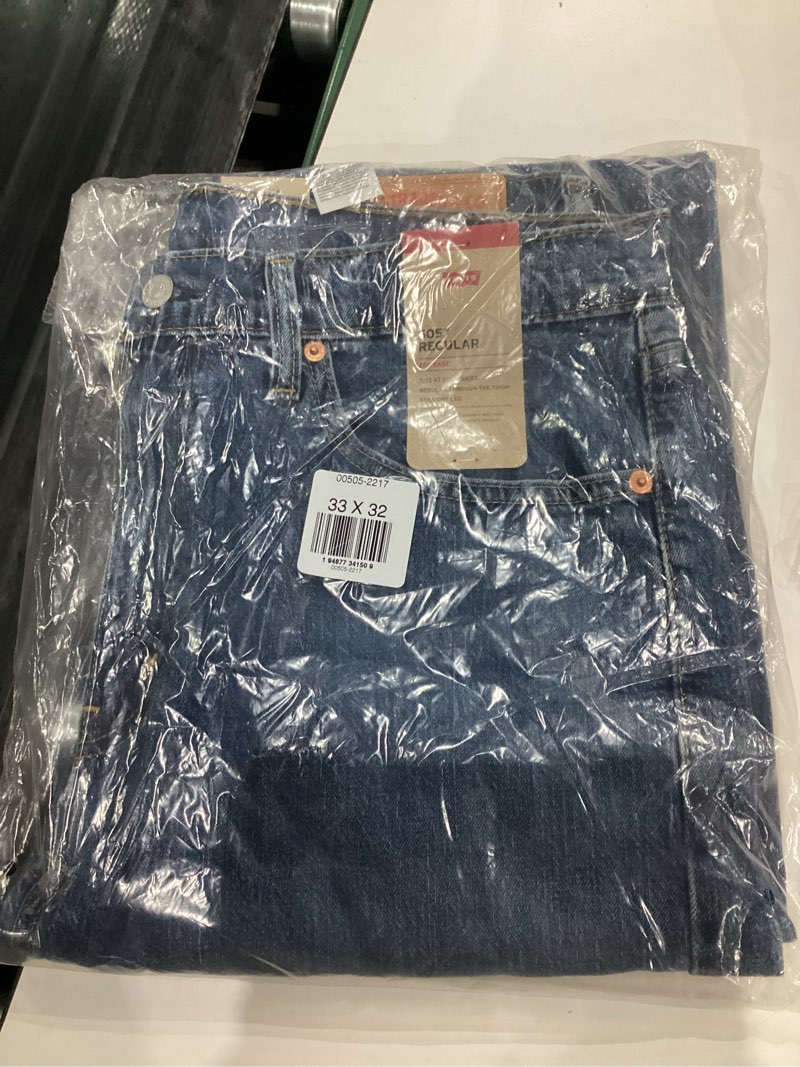 Condition photo showing New/Like New for Levi's® 505® Regular Fremont Drop Shot 33 32