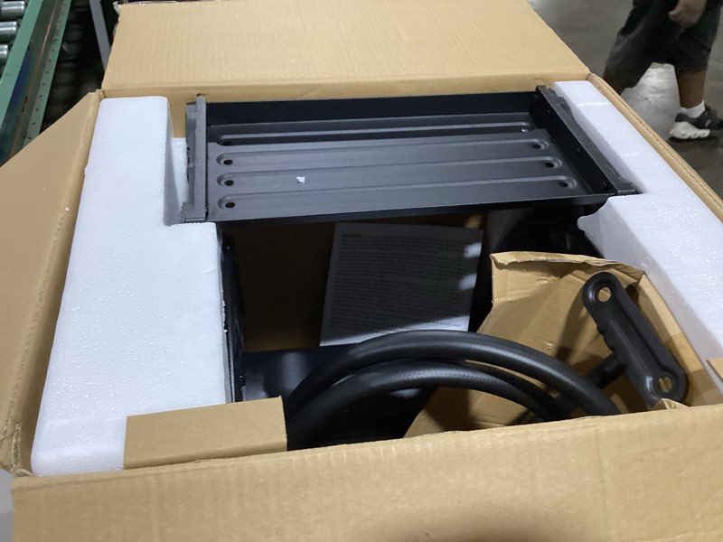 Condition photo showing Good Condition for style selections aluminum 125-ft wall-mount hose reel