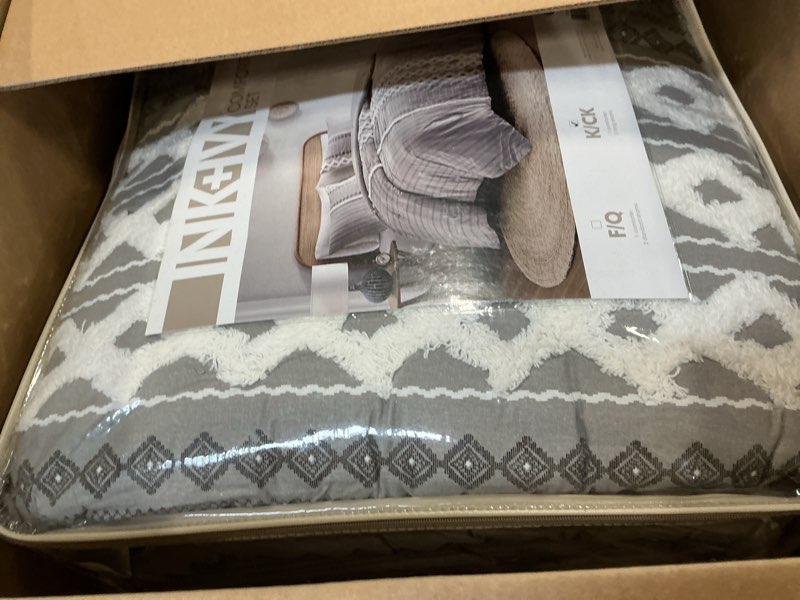 Condition photo showing Good Condition for INK+IVY Comforter for King Size Bed, Chenille Tufted, Breathable Cotton Comforter Set King, All Season Modern Boho Comforter with Farmhouse Bedding Flare, 2 Matching Shams, King Ivory 3 Piece Comforter Set King/Cal King Ivory