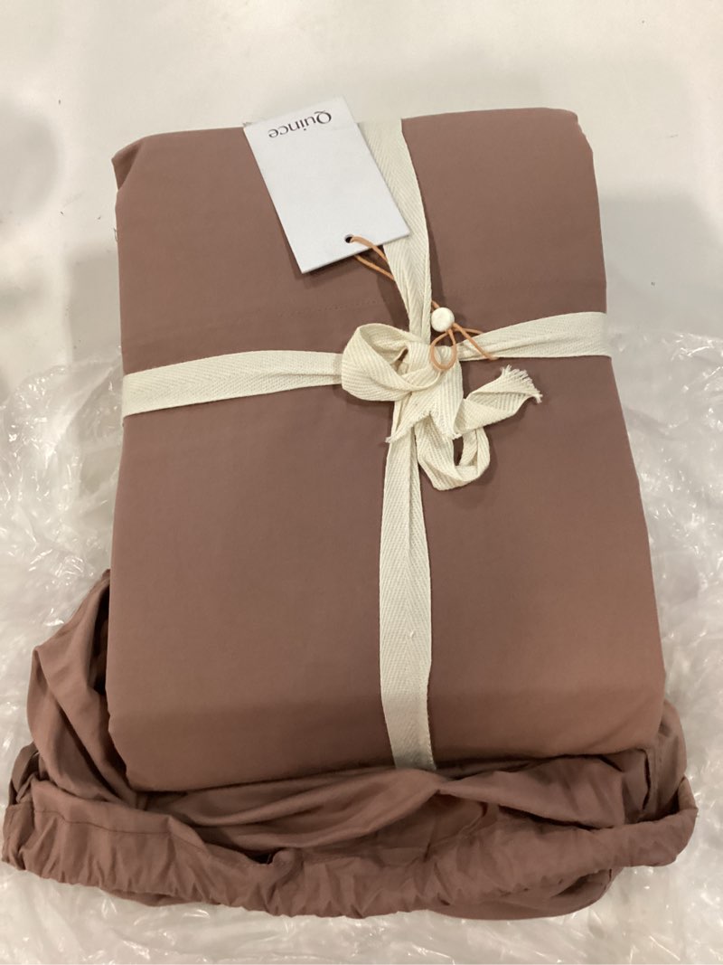 Condition photo showing New/Like New for organic crisp percale sheet set, full, fig