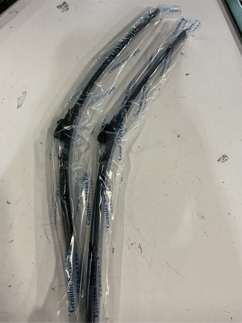 Condition photo showing Good Condition for front and rear windshield wiper blades, 3 pcs front and back windshield wipers blades for benz gls 2020-2026, window wiper blade for gls 450 580 4matic amg 63(no spray nozzle and heating) for benz gls 2020-2025