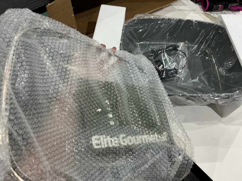 Condition photo showing Good Condition for elite gourmet 15" x 12" x 4" electric skillet, xtra deep dish, ceralast™ pfas free ceramic, 1500w rapid heat, tempered glass vented lid, dishwasher safe, 12.5 qt., black/gray 12.5qt