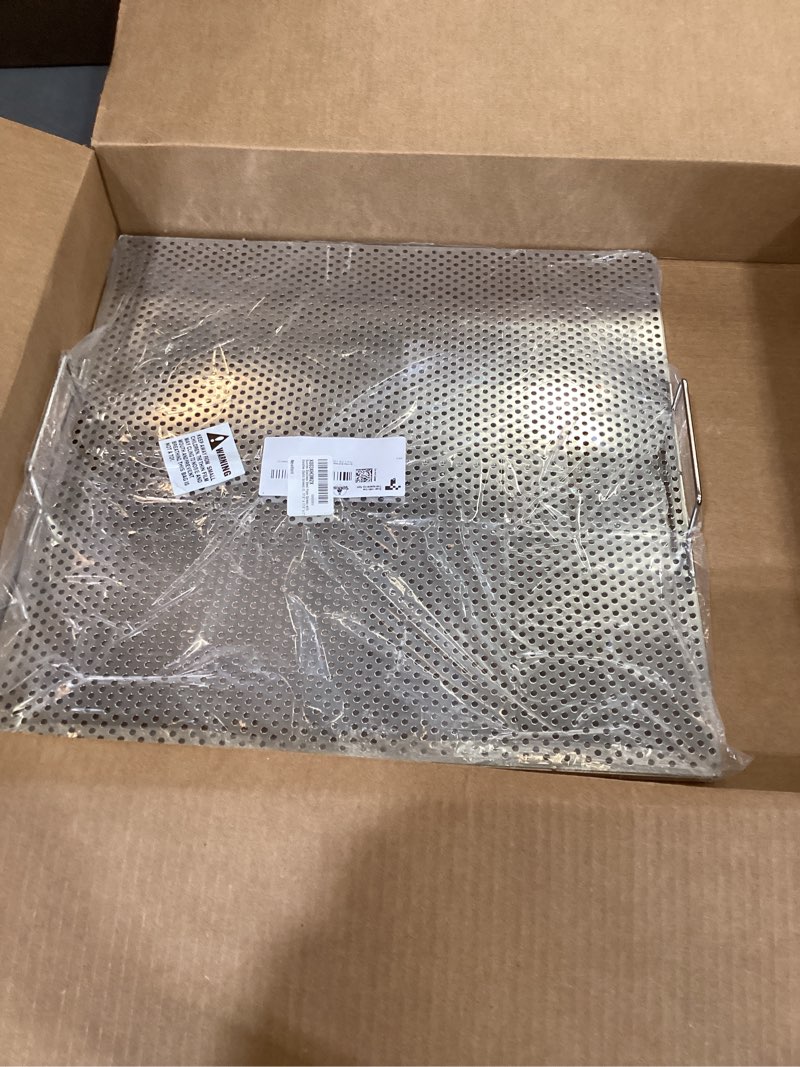 Condition photo showing New/Like New for sunrise stainless steel fryer screen with handles (solid screen) (1, 17.5" x 17.5" x 2") 1 17.5" x 17.5" x 2"