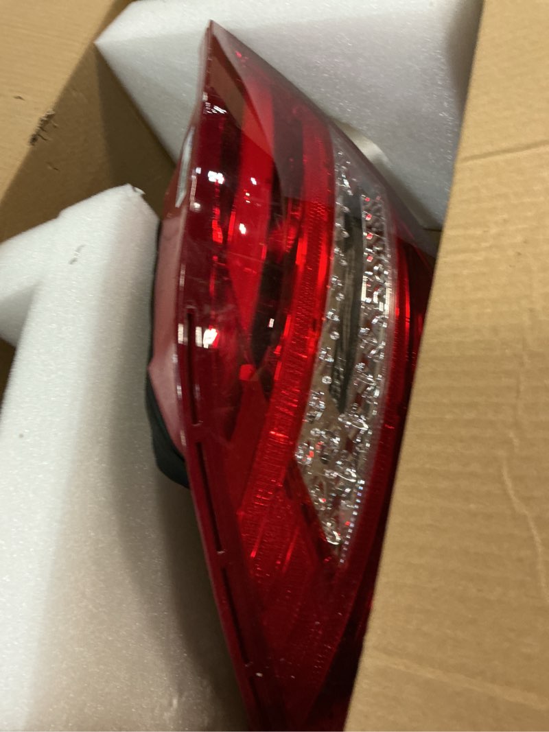 Condition photo showing Good Condition for yeqshng usa type tail light assembly compatible with 2011-2014 mercedes benz w204 c-class 250 c300 c350 tail lamp outer rear light right passenger side 2049060703 mb2801135