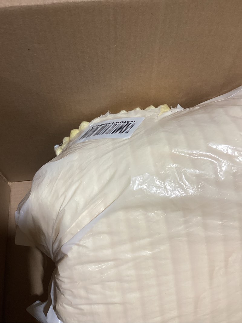 Condition photo showing Good Condition for Vessia Flannel Fleece Queen Blanket for Queen Bed, 300GSM Striped 90x90 inch Light Yellow Blanket for Adults and Kids, Super Soft Warm Cozy Lightweight Ribbed Pale Yellow Decor for All-Season Light Yellow 90x90 inch