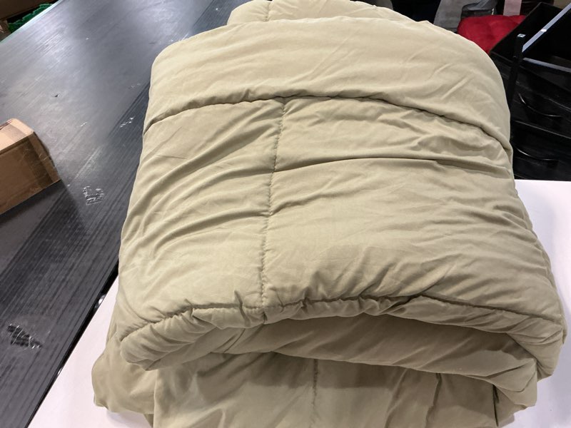 Condition photo showing As Is for Sweet Home Collection Down Alternative Comforter All Season Warmth Luxurious Plush Loft Microfiber F
