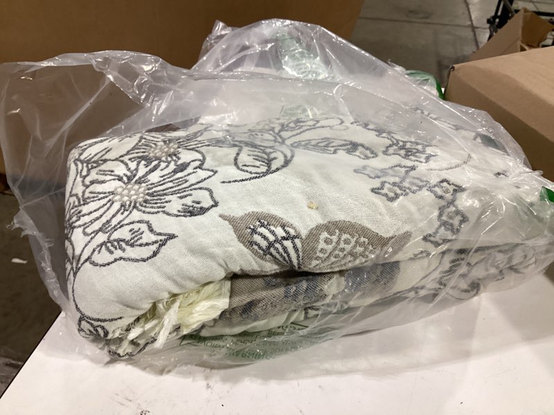 Condition photo showing Good Condition for jinchan boho floral 100% cotton blanket 4-layer throw blanket with tassel grey and white flower butterfly soft luxury rustic farmhouse decor blanket for couch bed 60x80 inch all season gift for women 60"x80" butterfly grey and white