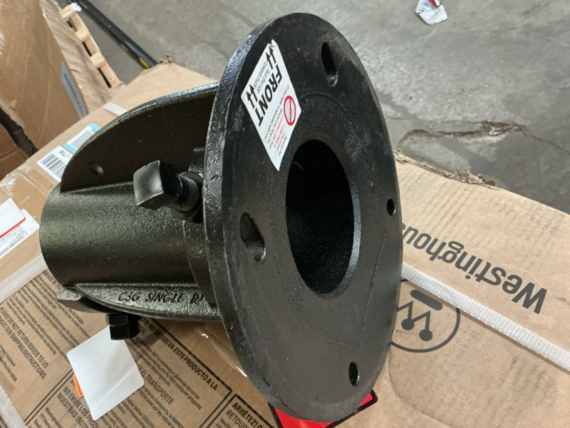 Condition photo showing Good Condition for c5gx1216 adjustable 5th wheel/gooseneck offset adapter