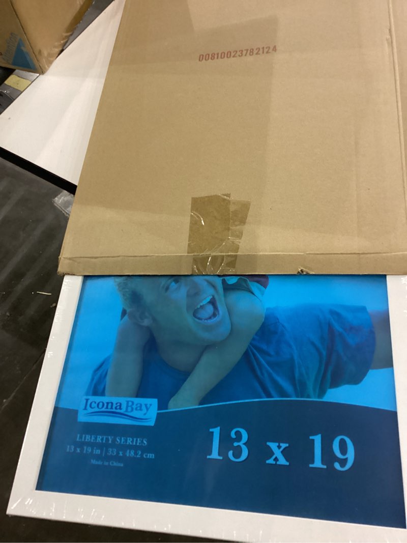 Poster frame 13x19 in