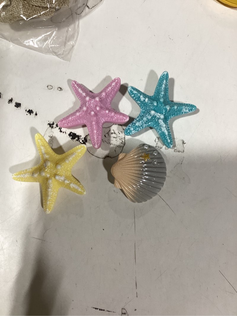 Condition photo showing Good Condition for Similar product AUEAR, 4 Pack Starfish Clips Shell Conch Clip (Gold/Silver) 1 Count (Pack of 4) Gold & Silver