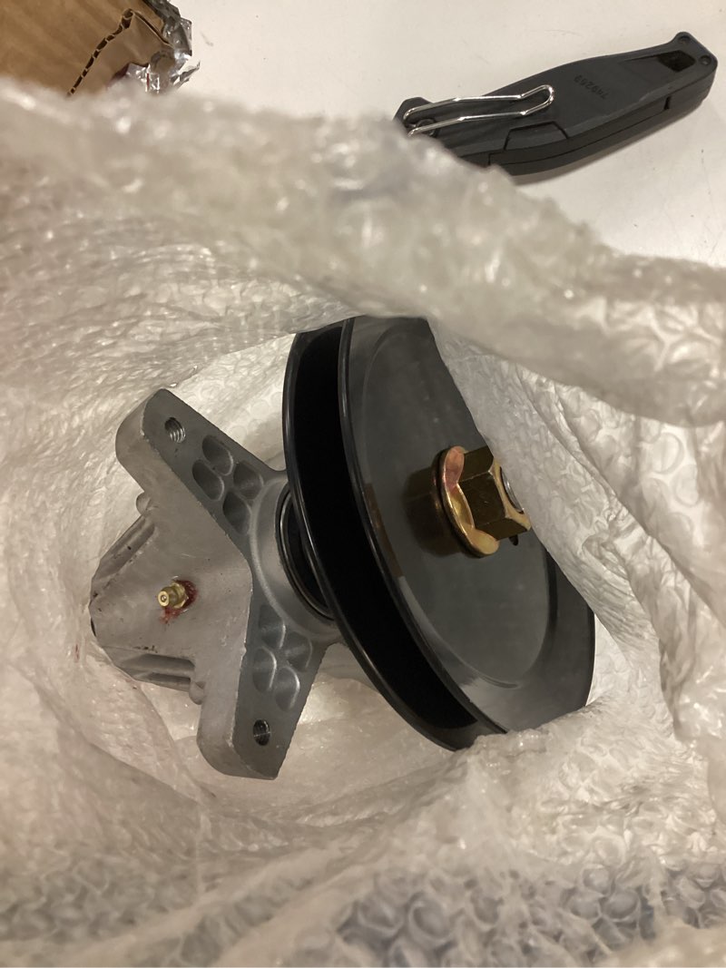 Condition photo showing Good Condition for spindle fit for troy bilt pony mower - 918-06991 greaseable spindle assembly fit for mtd huskee craftsman t1000 t1200 deck mower and troy bilt tb42 tb2246 bronco 42" tractor, replace 618-06991 1 pack