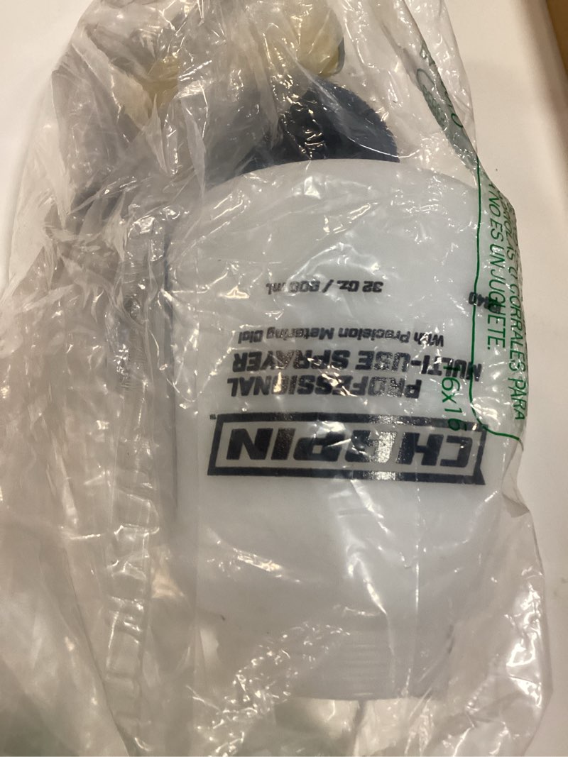 Condition photo showing New/Like New for chapin g364d made in the usa 32 ounce professional lawn and garden hose-end sprayer with 16 mixing rations on the metering dial, built-in anti-siphon, translucent white