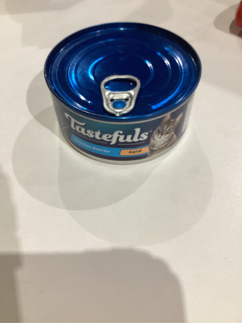 Condition photo showing New/Like New for Blue Buffalo Tastefuls Adult Cat Chicken Entree Pate Wet Cat Food - 5.5oz