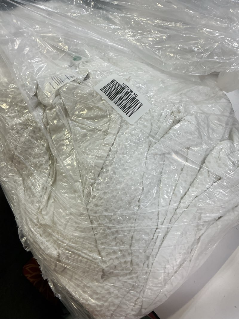 Condition photo showing As Is for organic luxe honeycomb duvet cover set, full/queen, white