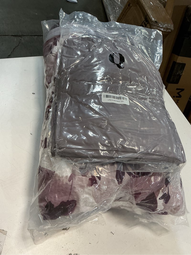 Condition photo showing Good Condition for (Color similar to the one in the image)CASAAGUSTO Full Comforter Set, 7 PCS Red Rose Floral Comforter Set with Flowers Leaves Pattern, Soft Seersucker Design All Season Full Size Bedding Set(80\"X90\") Red Rose Full(80”X90“)