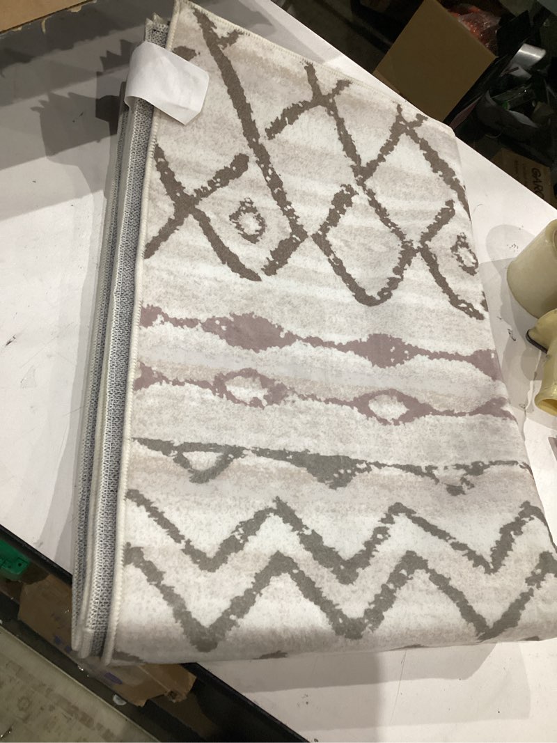 Condition photo showing Good Condition for similar)))))mark&day washable area rugs,sharpsville cottage beige area rug