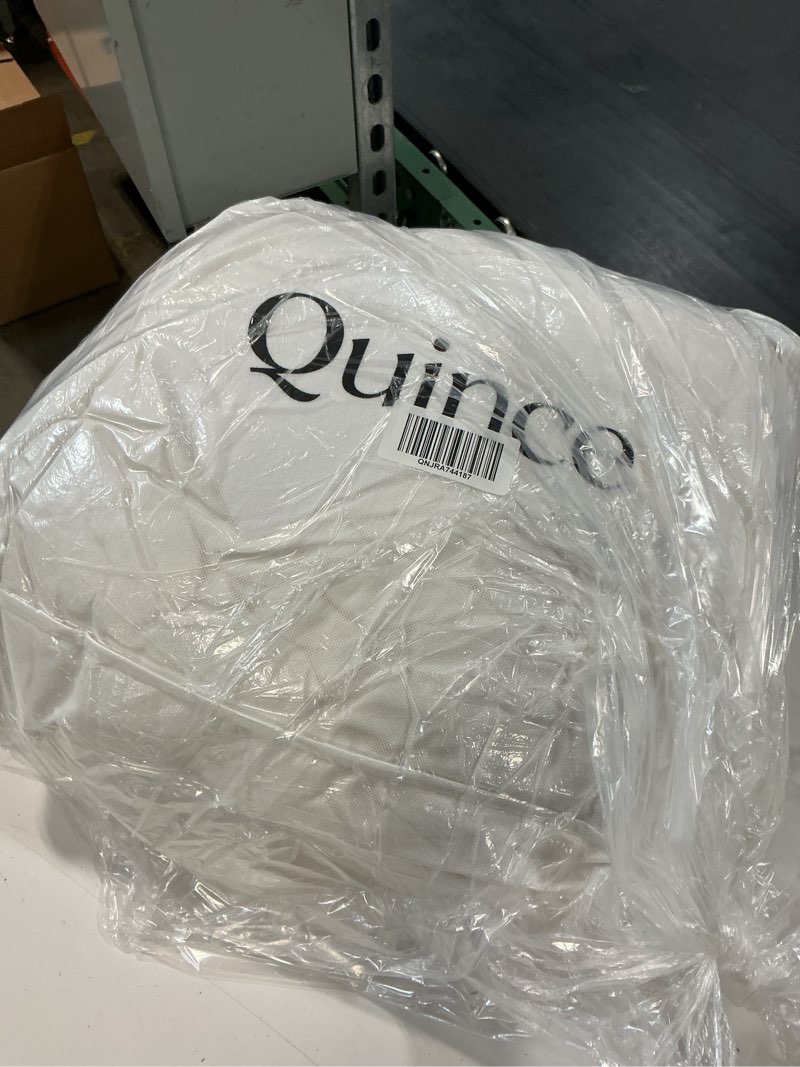Condition photo showing Good Condition for premium down duvet insert, king/cal king, down