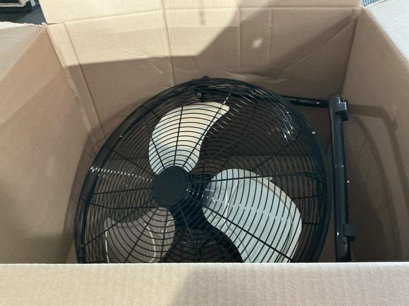 https://lotting-media.assets.bidfta.com/lotting_02e4423c-1019-4b01-8e78-239642ee1341