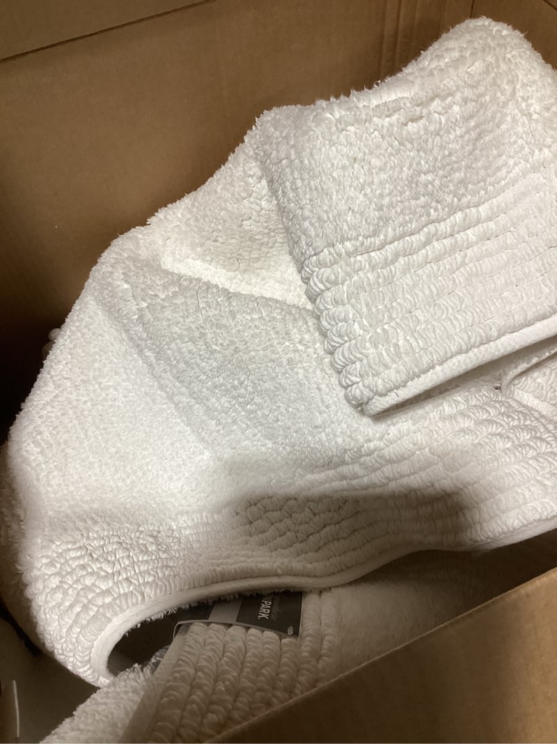 Condition photo showing Good Condition for Madison Park Splendor Reversible 100% Cotton Tufted Bathroom Rug-3000 GSM Hotel Quality Luxurious Plush Medium Pile Bath Mat Absorbent, Quick Dry, Shower Room Décor, 24x72, White White 2' x 6' (Rectangular)