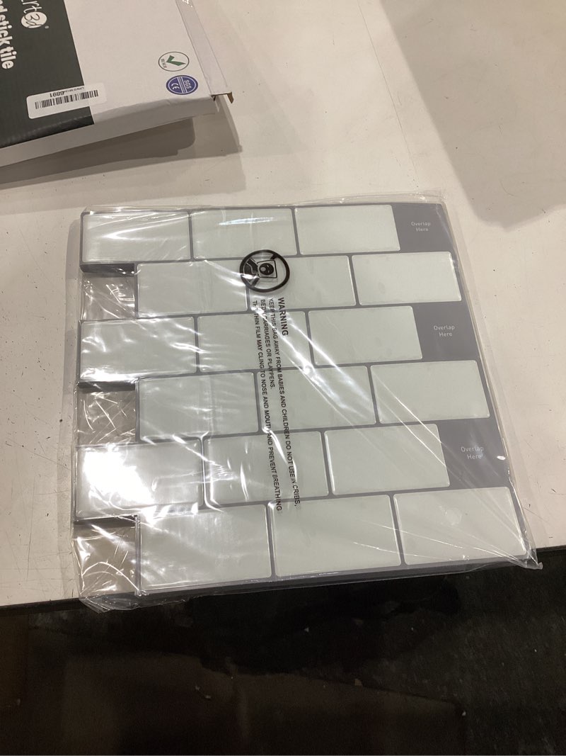 Condition photo showing New/Like New for art3d premium 10-sheet peel and stick tile backsplash - 12"x12" for kitchen , bright white