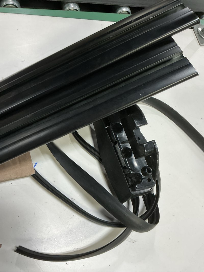 Condition photo showing As Is for KUIPERAUTO 165lbs Aluminum Roof Rack Cross Bars Compatible for 2002 2003 2004 2005 2006 Honda CRV CR